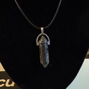 NWOT Grey Labradorite Pendant Necklace on Black Cord